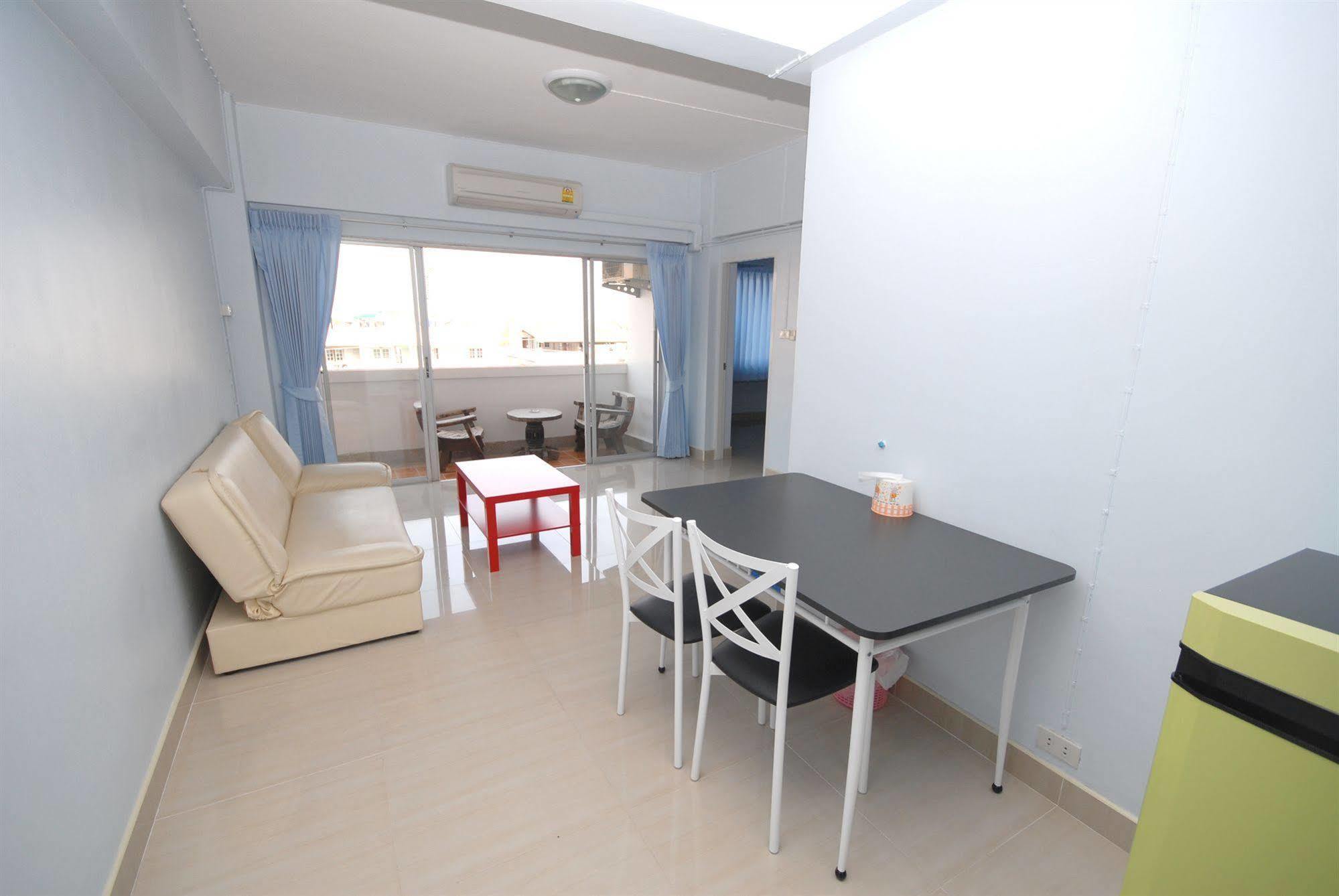 Albergue Cozy Loft Pattaya Exterior foto